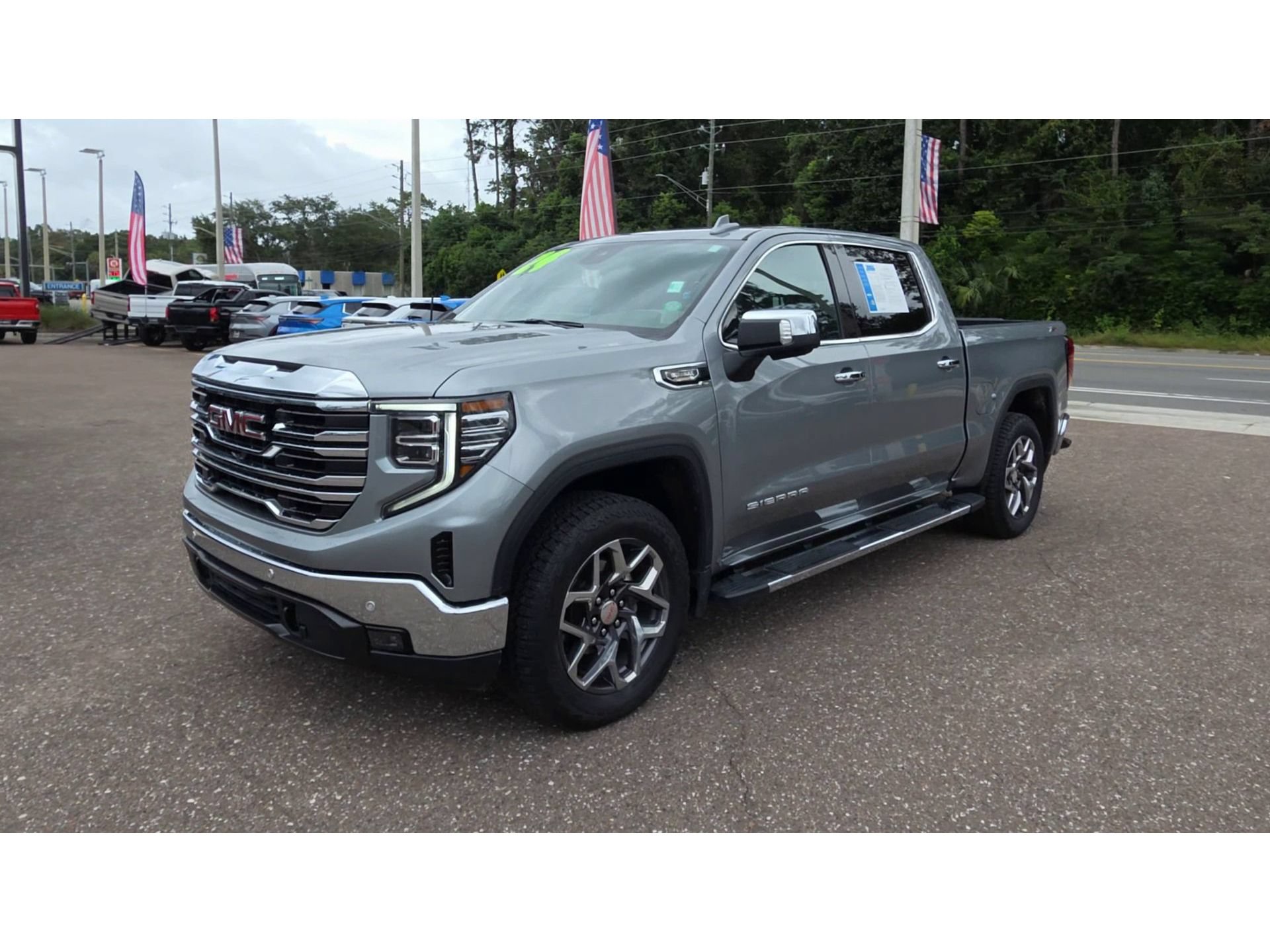 Used 2024 GMC Sierra 1500 SLT w/ SLT Premium Package AWD/4WD image 4