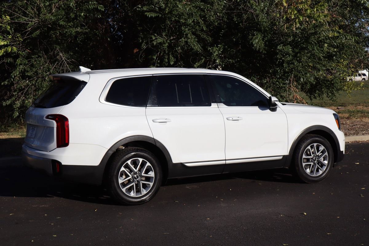 Used 2023 Kia Telluride LX image 4