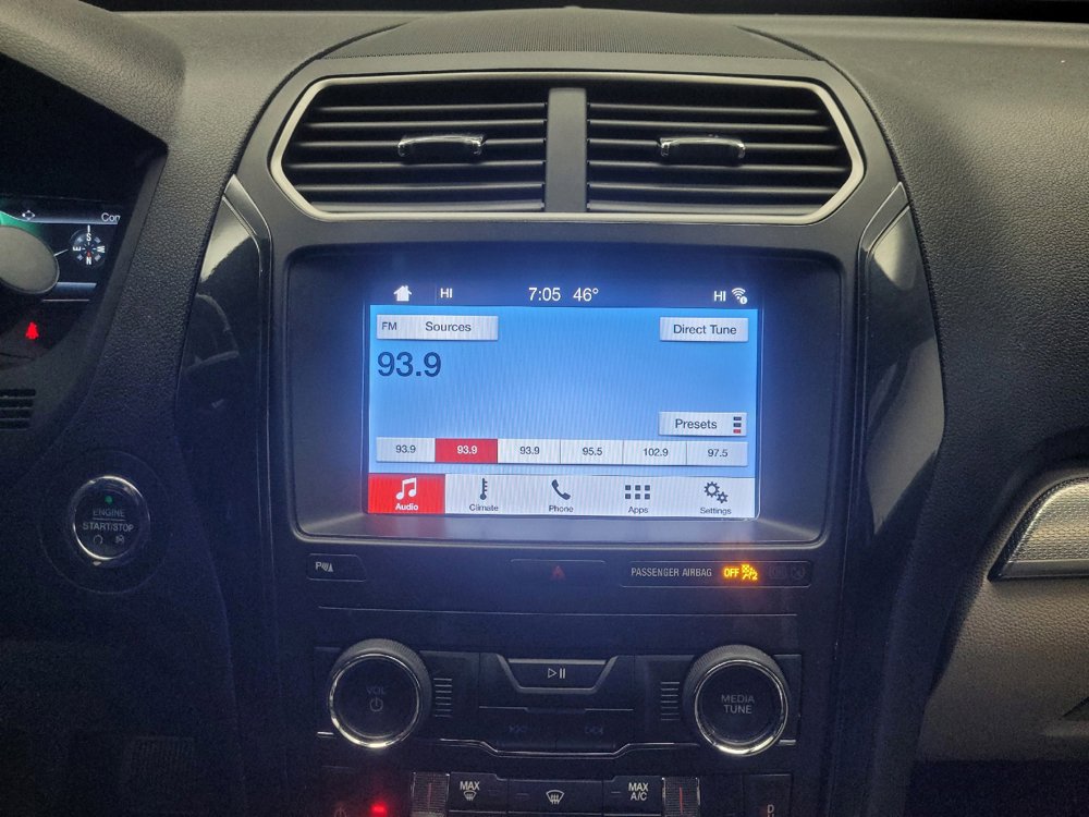 Used 2018 Ford Explorer XLT w/ Equipment Group 202A AWD/4WD image 25