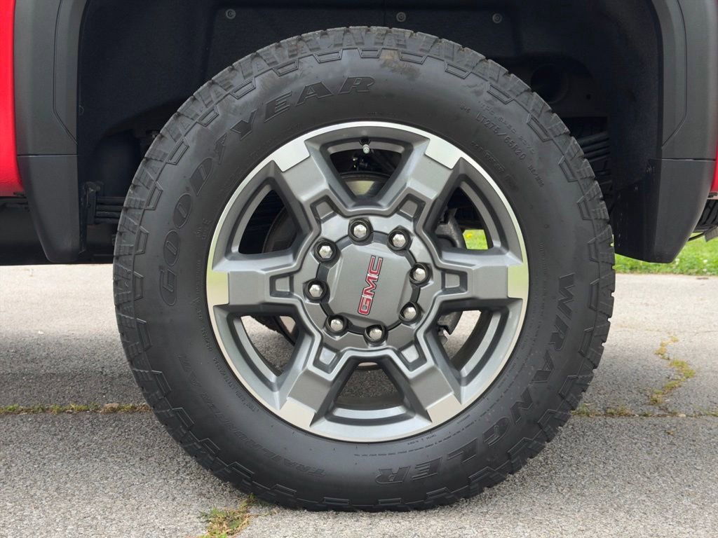 Used 2025 GMC Sierra 2500 SLE AWD/4WD image 34