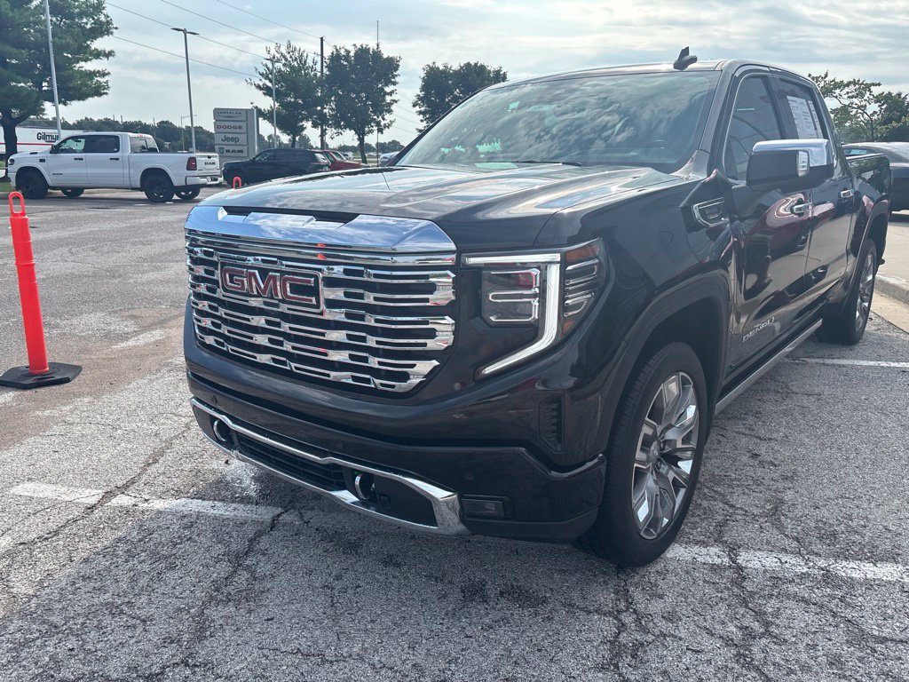 Used 2023 GMC Sierra 1500 Denali w/ Denali Reserve Package AWD/4WD image 12
