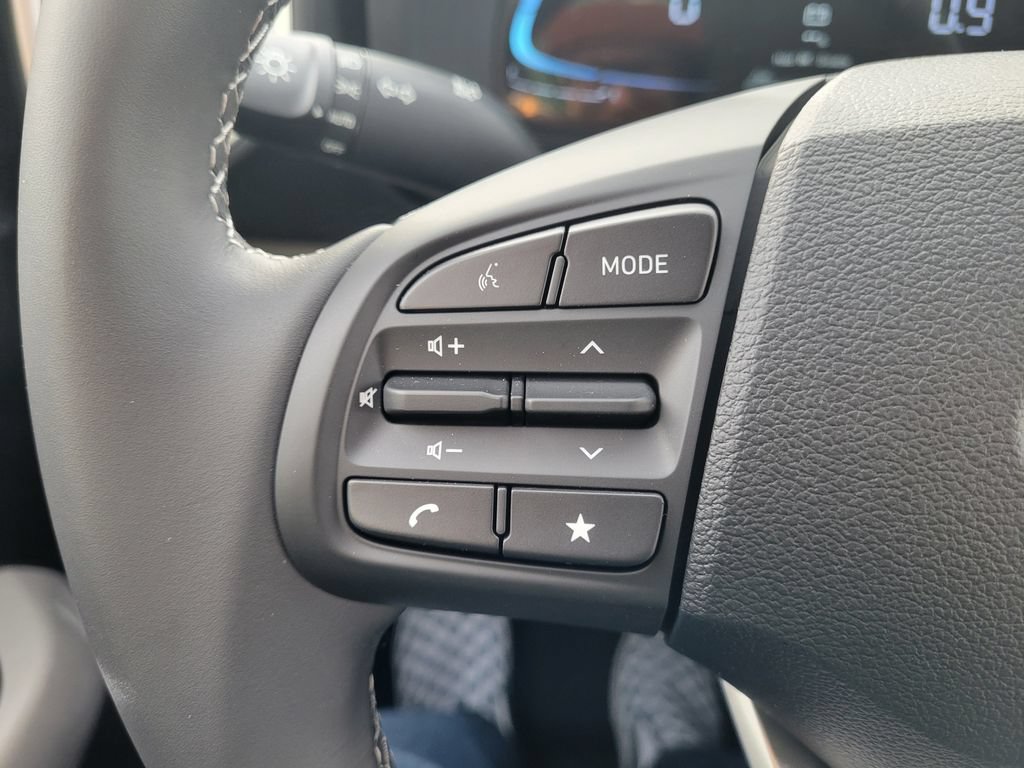 New 2026 Hyundai Venue SEL FWD image 17