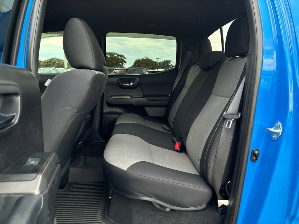 Used 2021 Toyota Tacoma TRD Off-Road AWD/4WD image 29