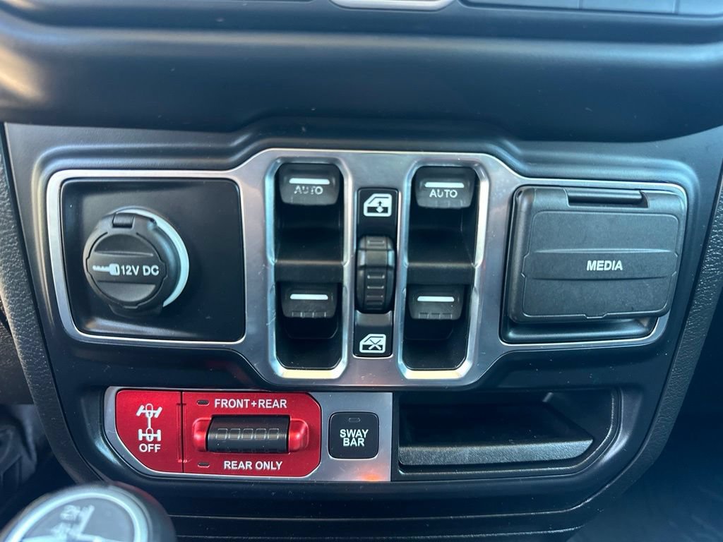 Used 2019 Jeep Wrangler Unlimited Rubicon w/ Dual Top Group AWD/4WD image 22