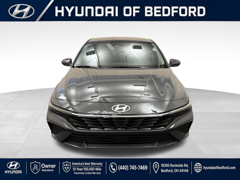 Used 2024 Hyundai Elantra SEL FWD image 2