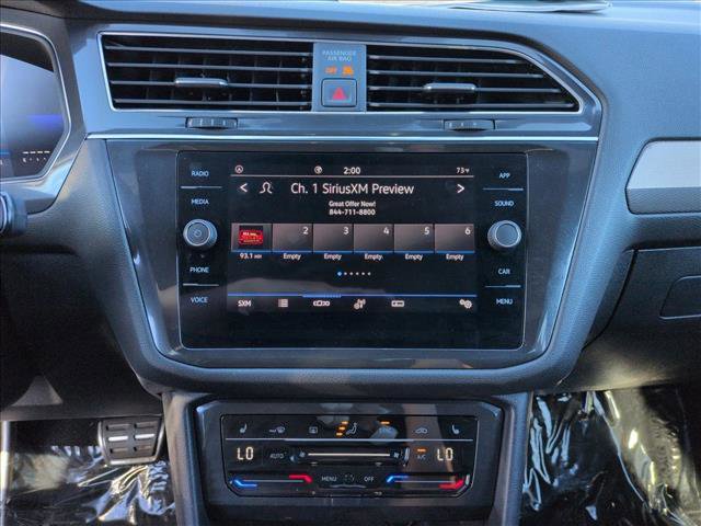 Used 2023 Volkswagen Tiguan SE R-Line image 14