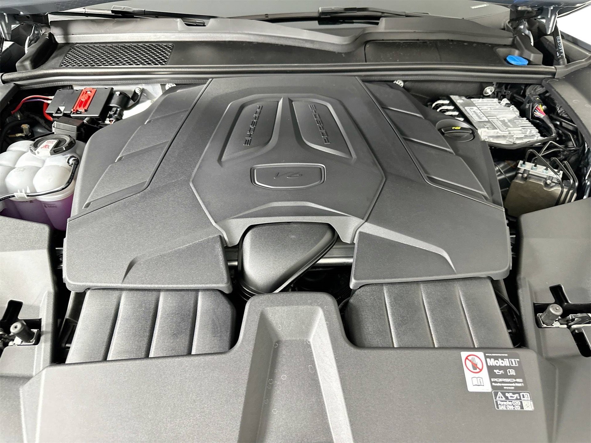 New 2026 Porsche Cayenne Coupe image 40