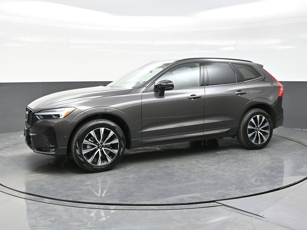 Used 2025 Volvo XC60 B5 Plus w/ Climate Package AWD/4WD image 3