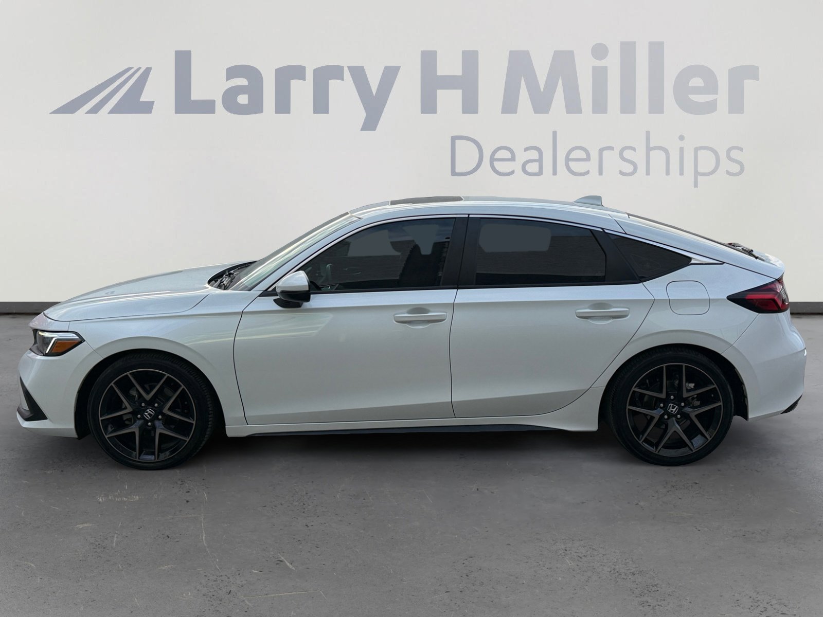 Used 2023 Honda Civic Sport Touring image 2