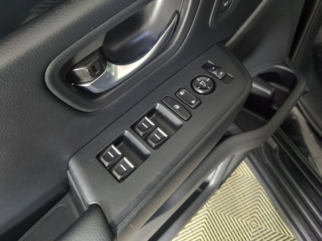 Used 2024 Honda Pilot Touring image 15