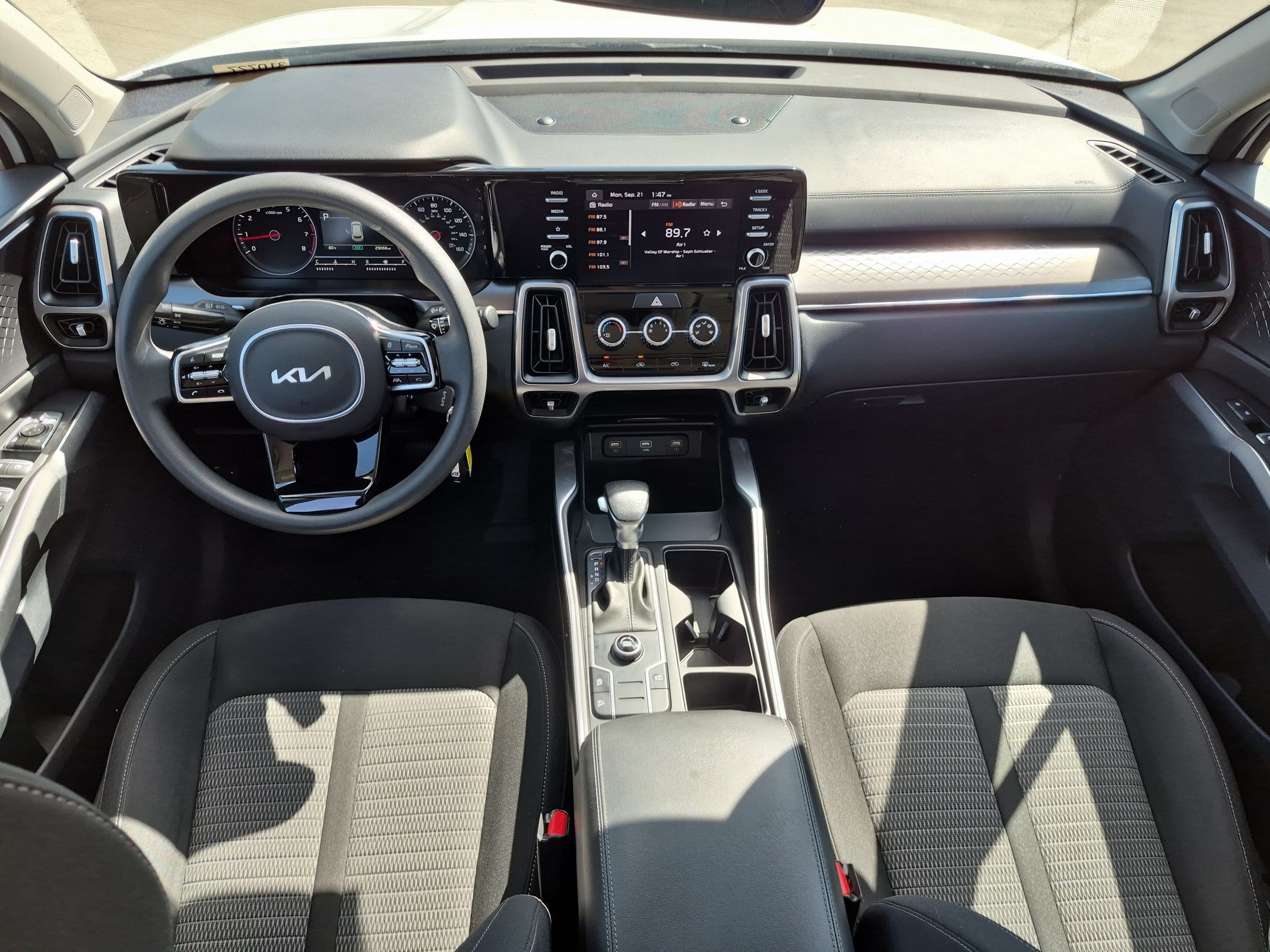Certified 2023 Kia Sorento LX FWD image 25