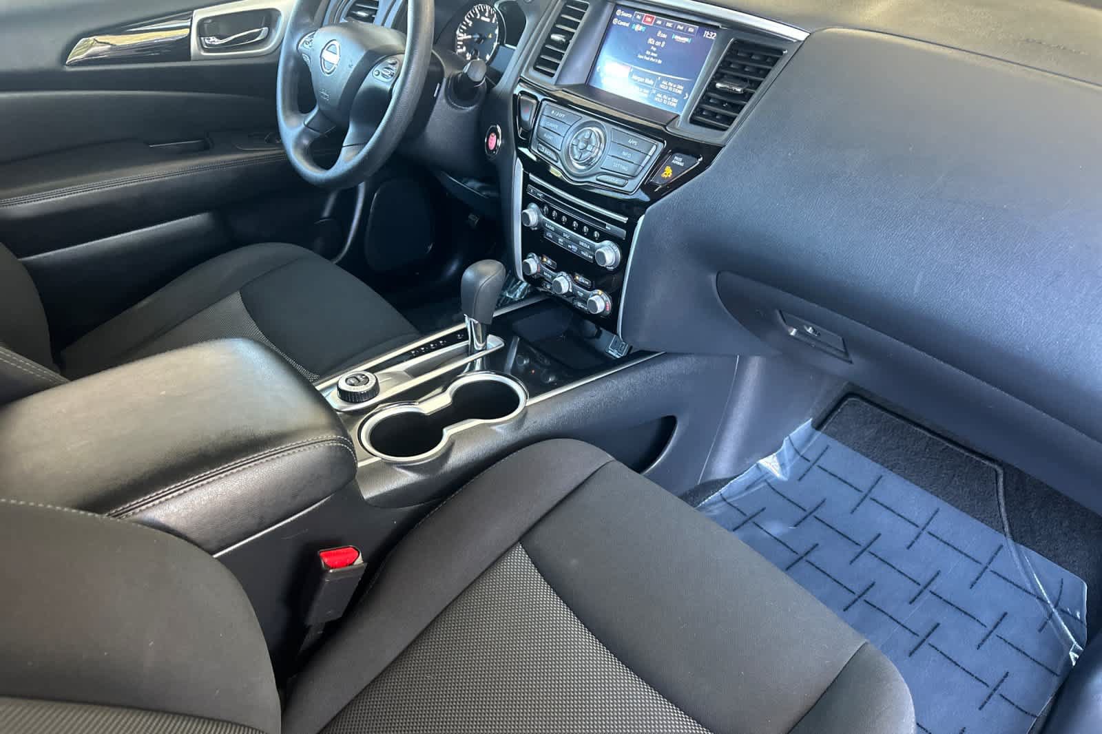 Used 2020 Nissan Pathfinder S AWD/4WD image 17