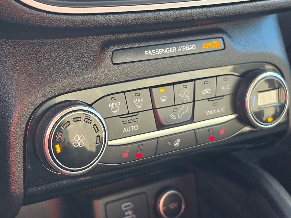 Used 2021 Ford Escape SE w/ SE Sport Appearance Package image 20