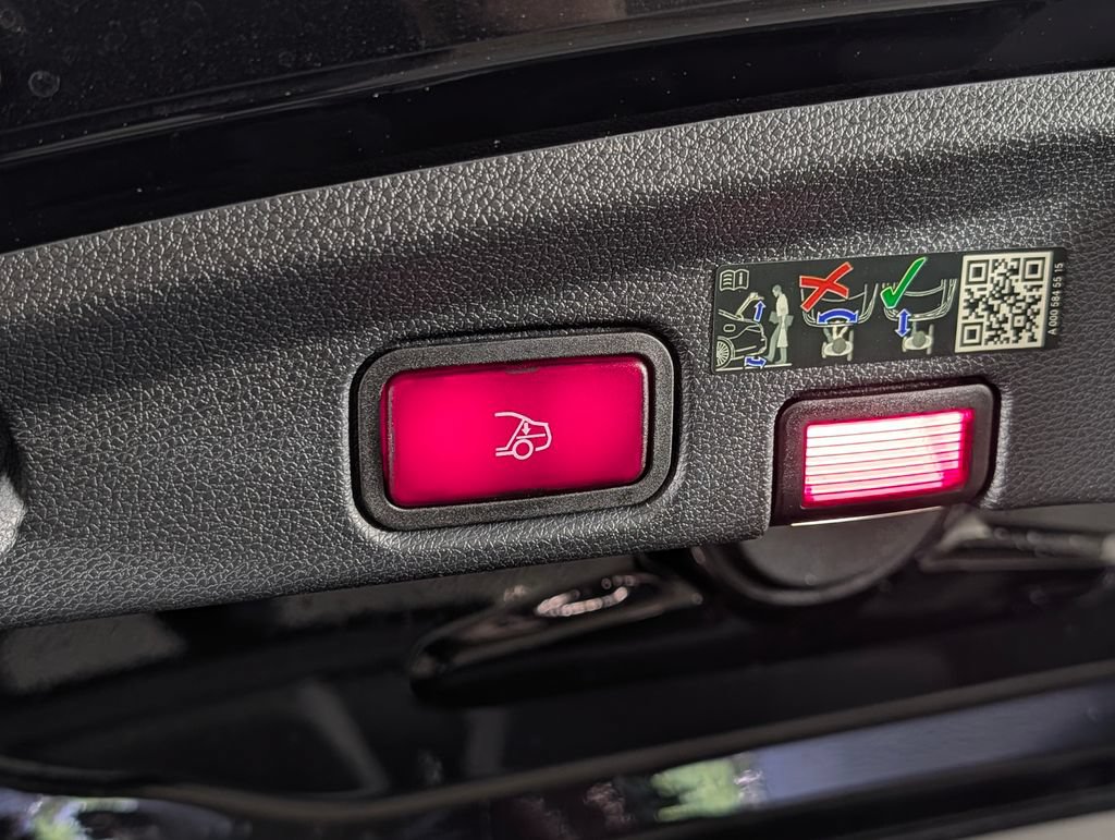 Used 2023 Mercedes-Benz E 450 Cabriolet image 17