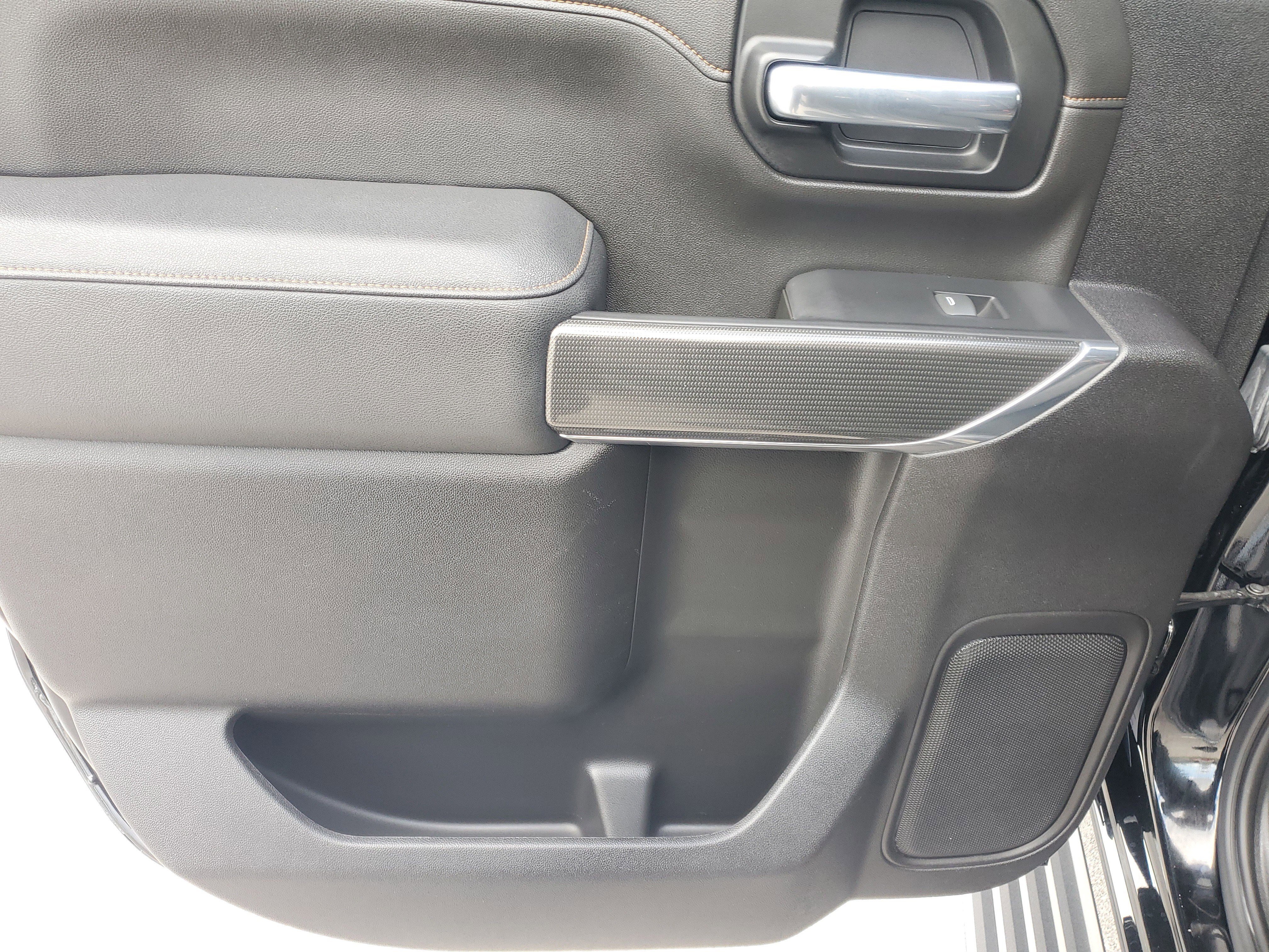 Used 2023 GMC Sierra 2500 AT4 w/ AT4 Preferred Package image 13