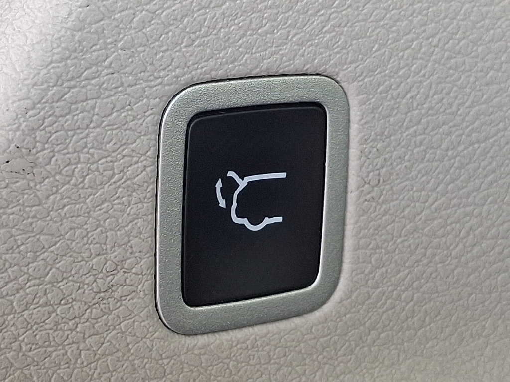 Used 2023 Chrysler Pacifica Touring-L FWD image 29