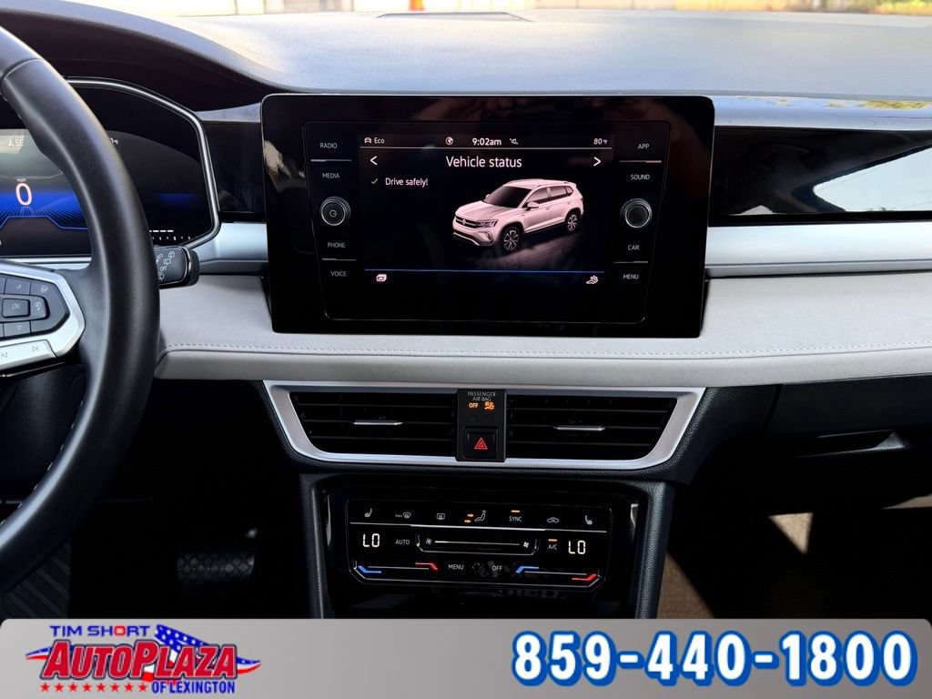 Used 2025 Volkswagen Taos SE AWD/4WD image 5