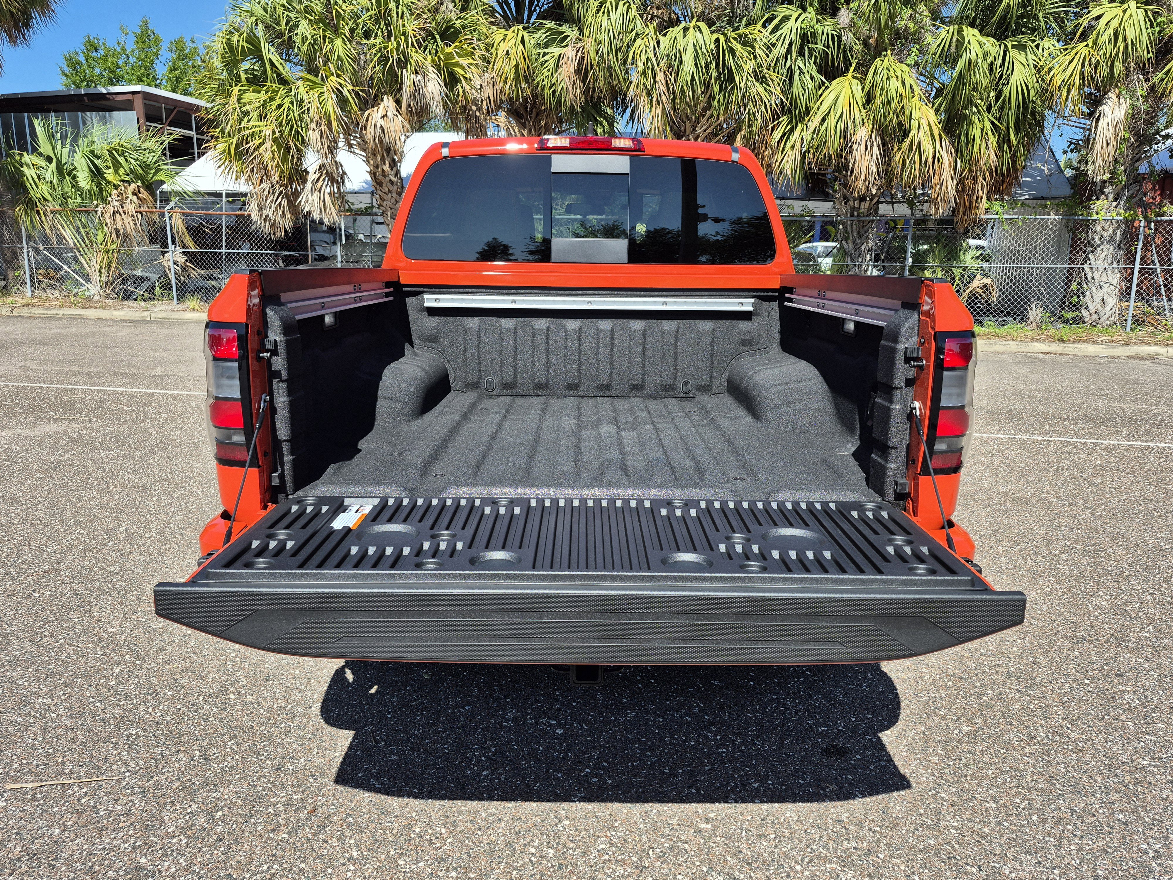 New 2026 Nissan Frontier Pro-X w/ Pro-X Convenience Package RWD image 12