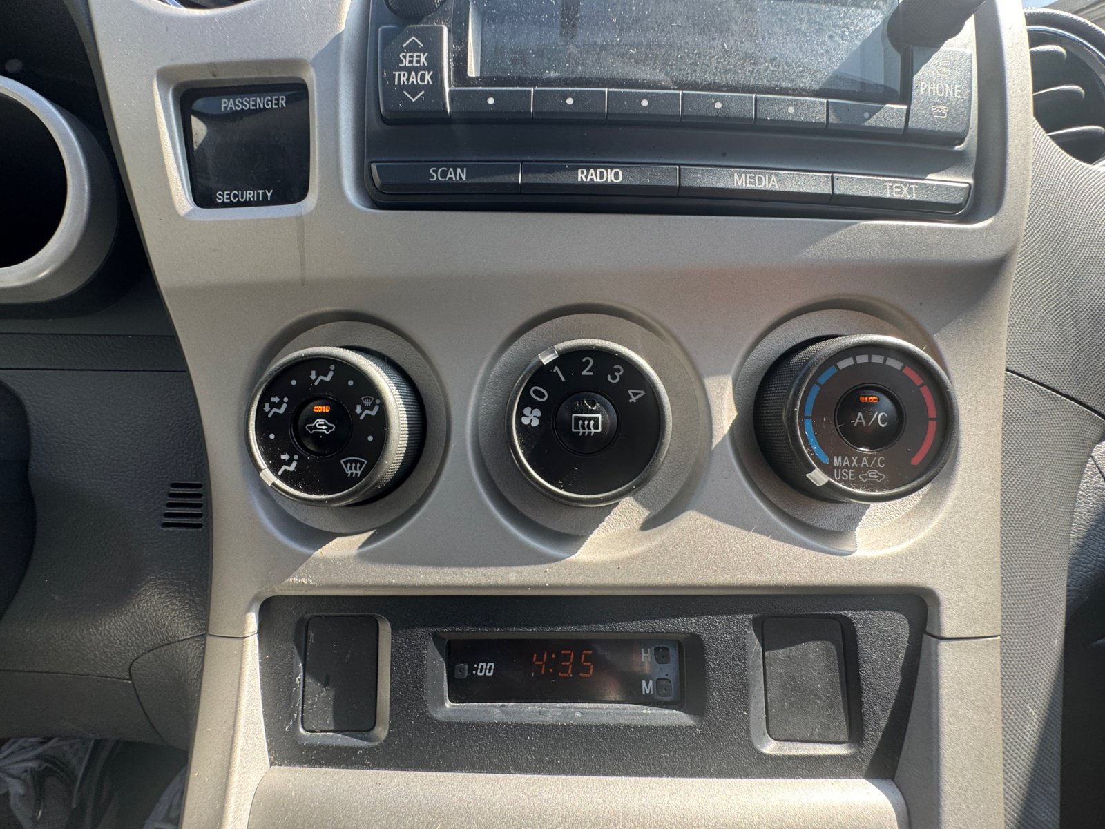 Used 2013 Toyota Matrix L FWD image 17