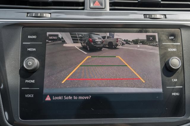 Used 2020 Volkswagen Tiguan SE w/ Panoramic Sunroof Package AWD/4WD image 34