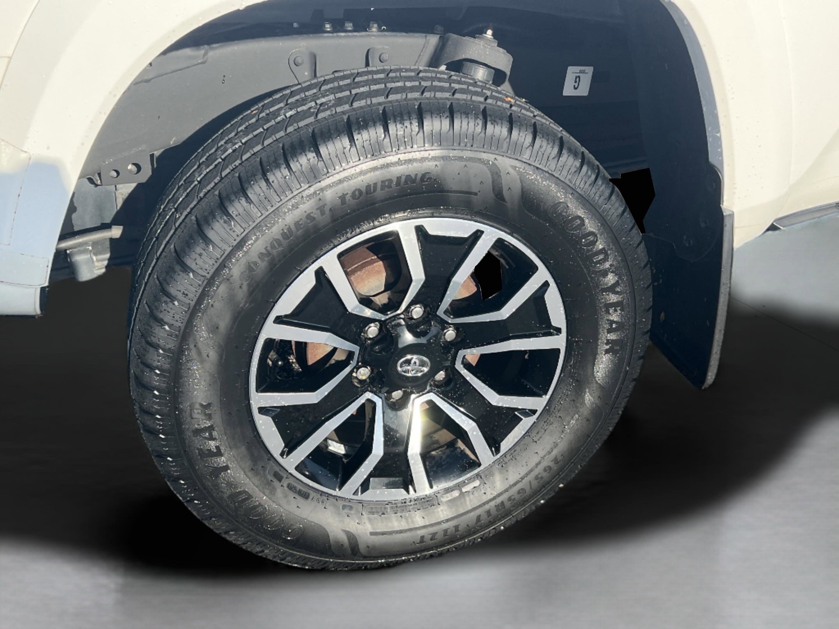 Used 2022 Toyota Tacoma SR image 32