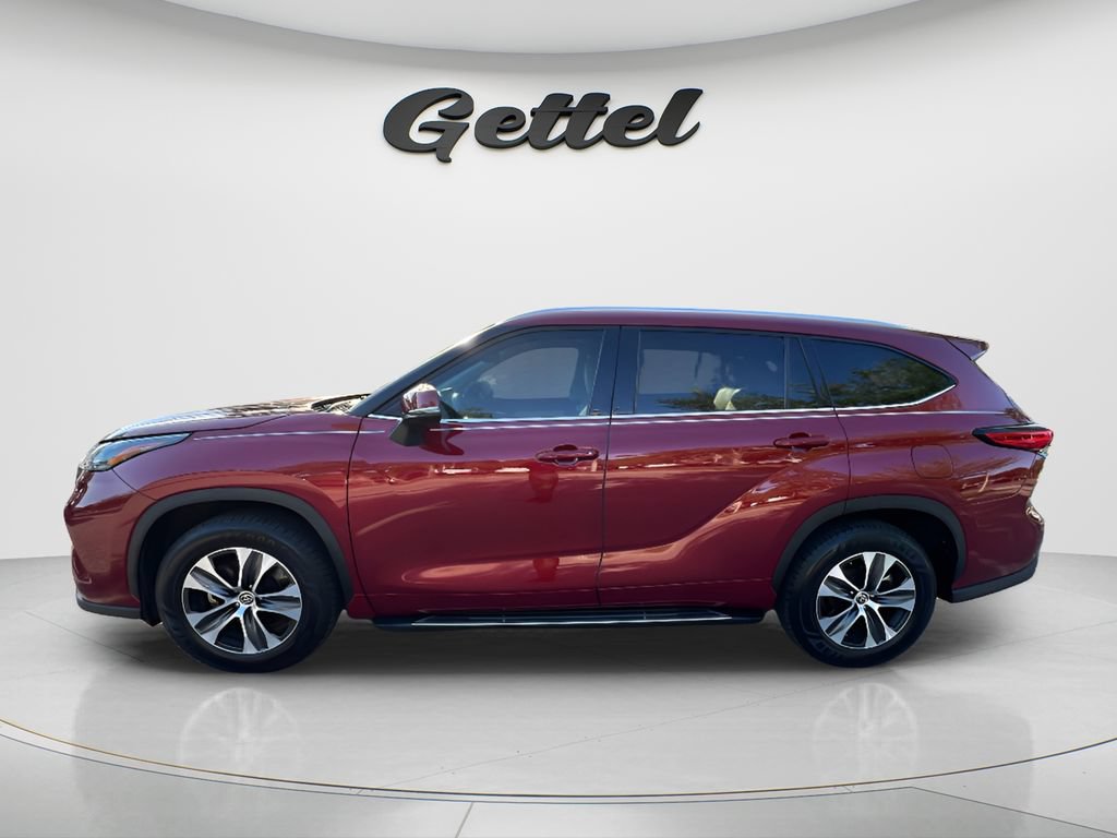 Used 2022 Toyota Highlander XLE FWD image 8