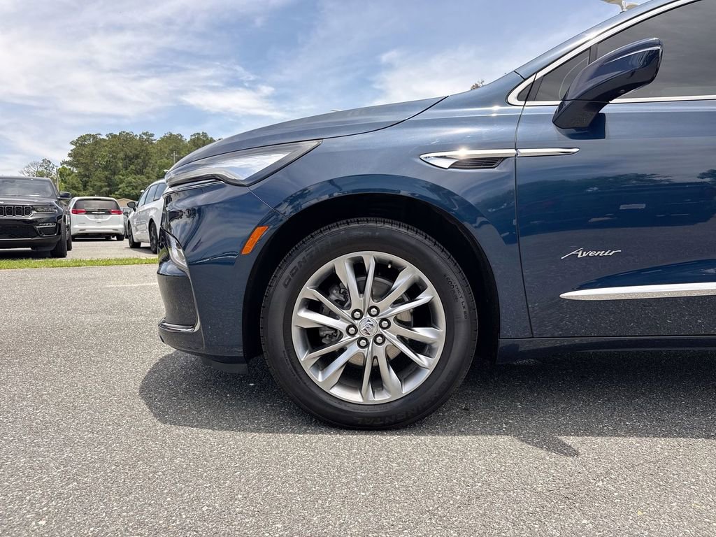 Used 2023 Buick Enclave Avenir w/ Avenir Technology Package FWD image 13