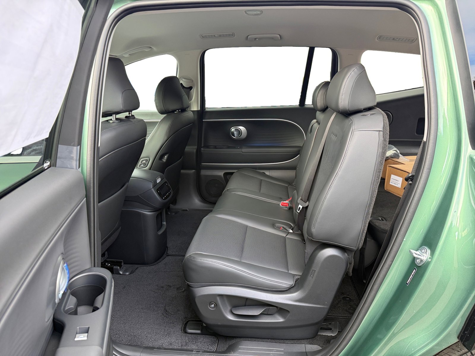 New 2026 Hyundai Ioniq 9 SEL w/ Tow & Go Package image 16