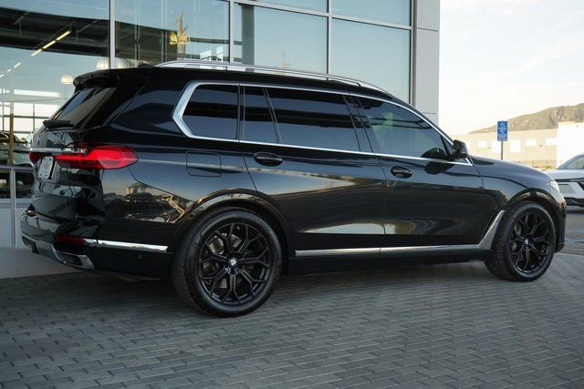 Used 2021 BMW X7 xDrive40i w/ Premium Package image 9