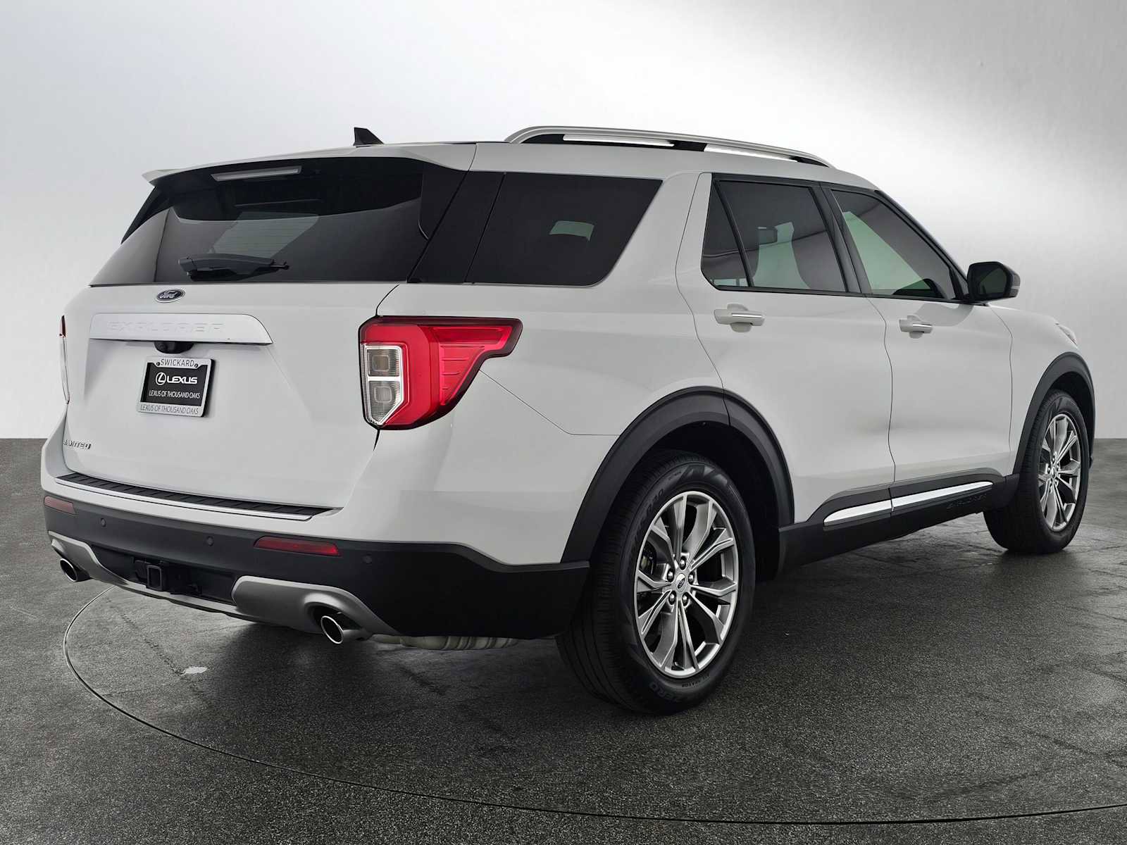 Used 2021 Ford Explorer Limited image 3