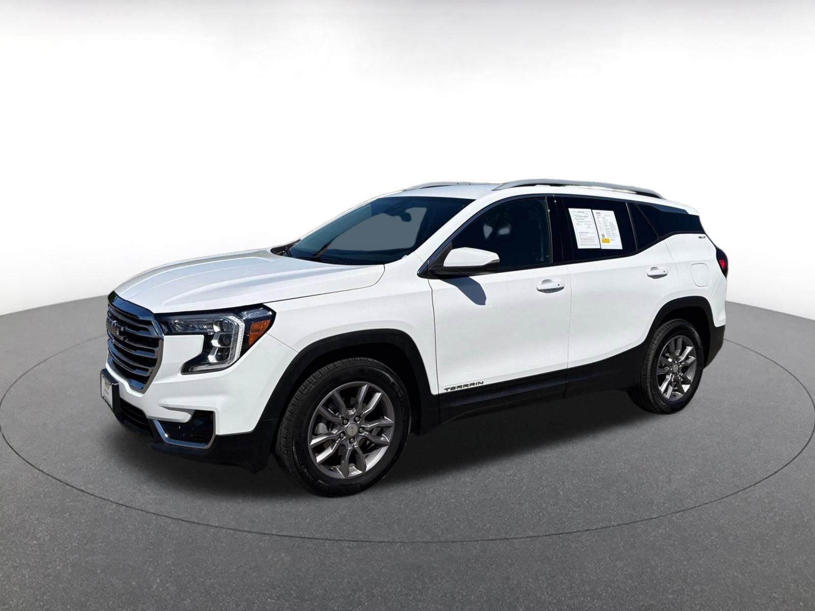 Used 2024 GMC Terrain SLT AWD/4WD image 4