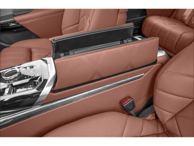 New 2026 BMW i7 M70 AWD/4WD image 17