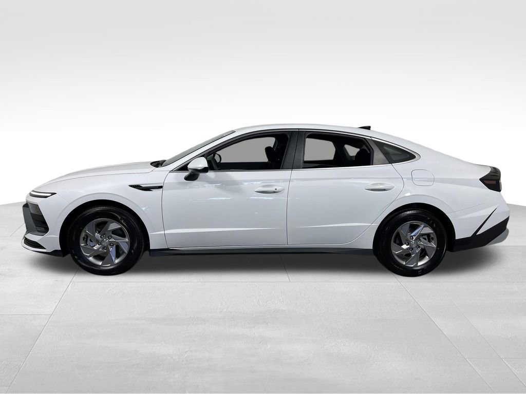 New 2026 Hyundai Sonata SE FWD image 2