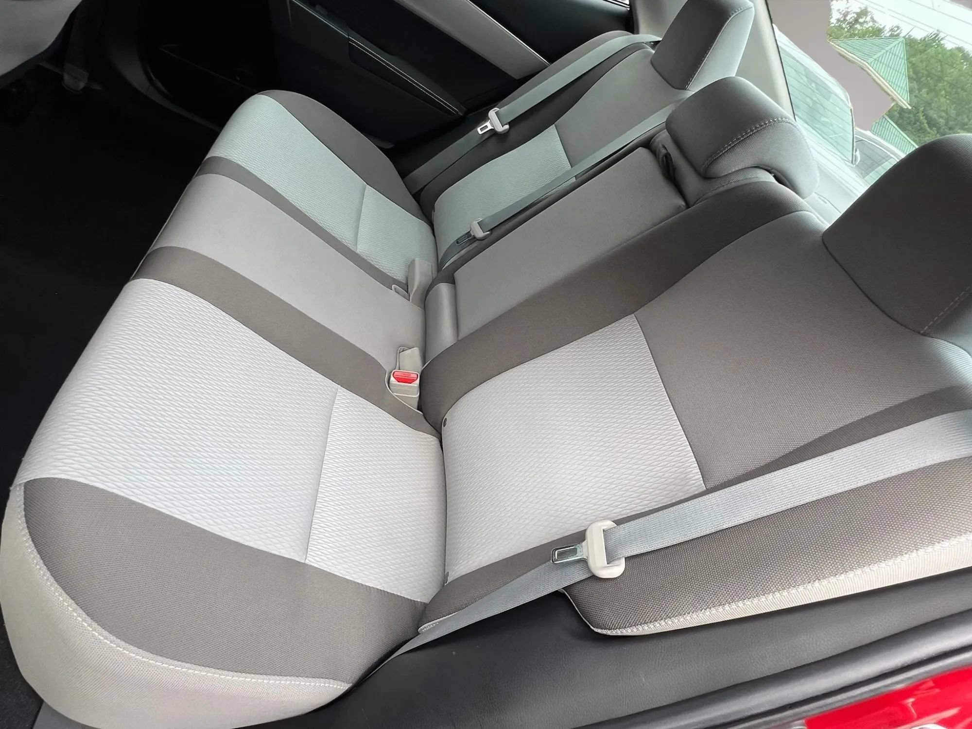 Used 2018 Toyota Corolla LE w/ Body Protection Package FWD image 20