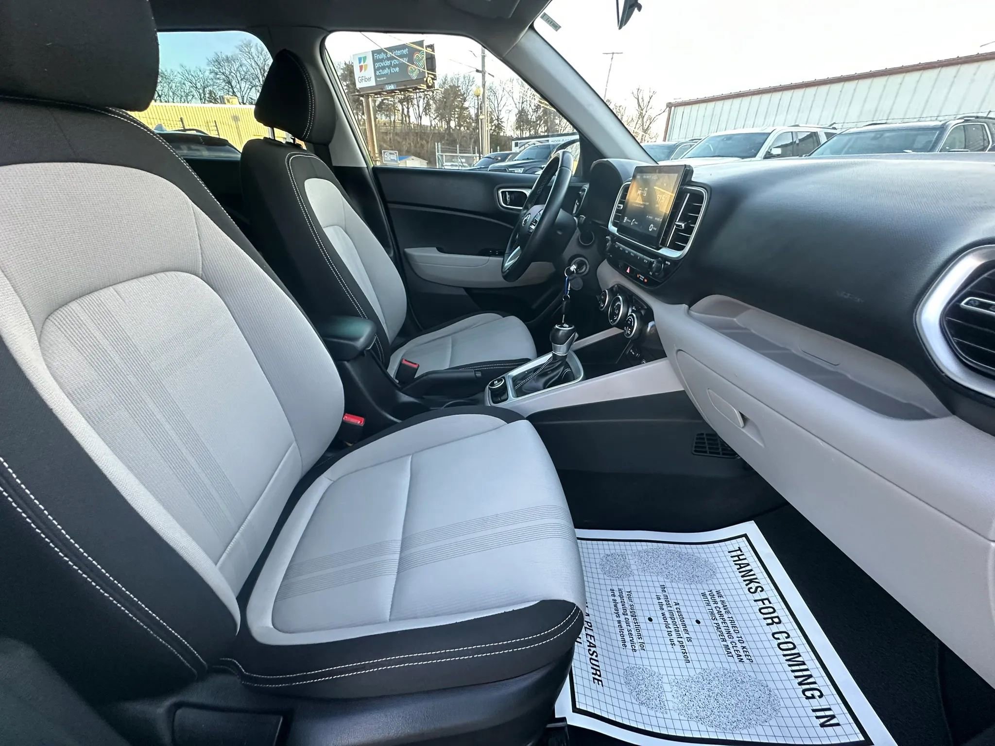 Used 2021 Hyundai Venue SEL FWD image 13