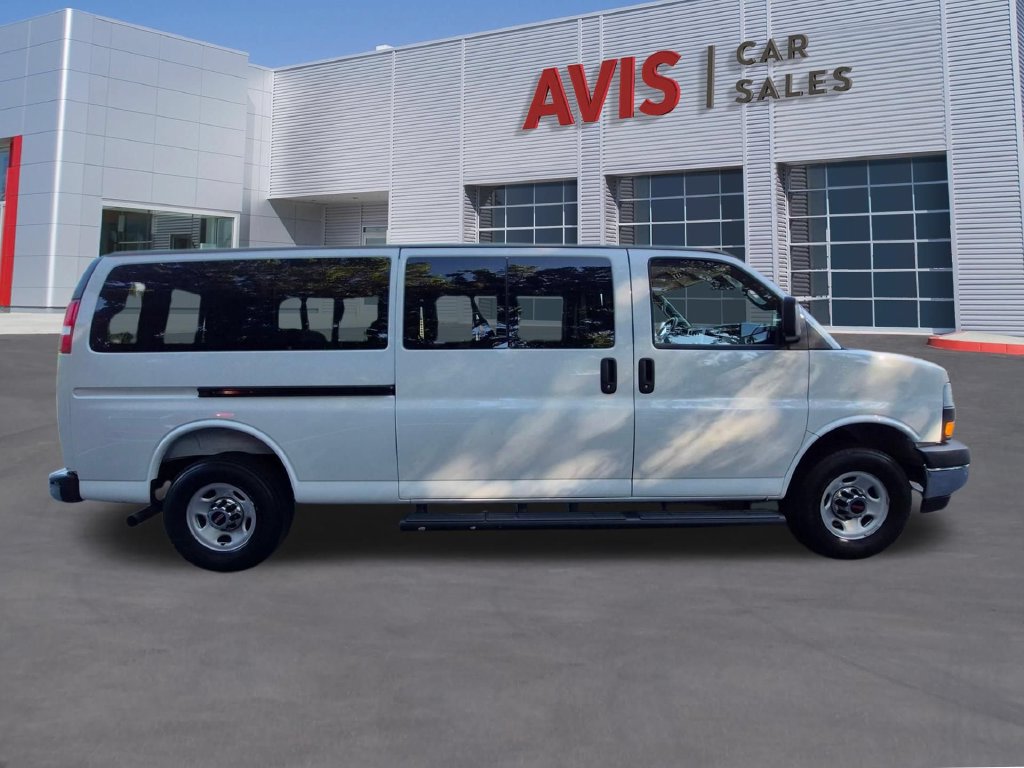 Used 2025 GMC Savana 3500 LT w/ LT Preferred Equipment Group RWD image 5