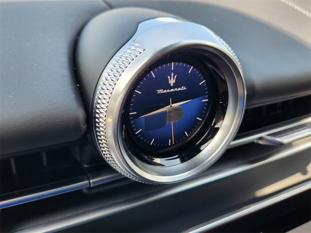 New 2025 Maserati Grecale GT image 11