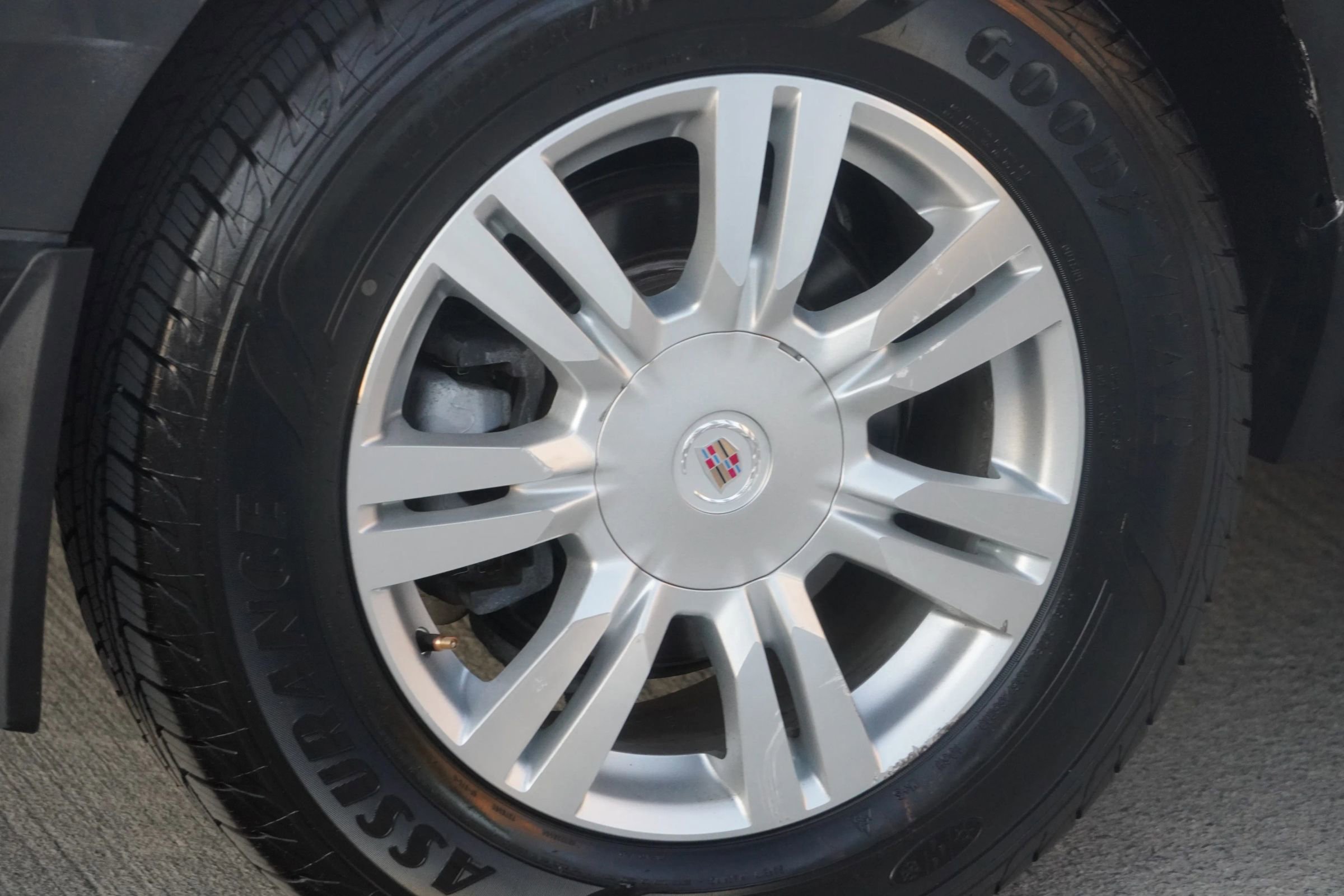 Used 2012 Cadillac SRX Luxury image 18