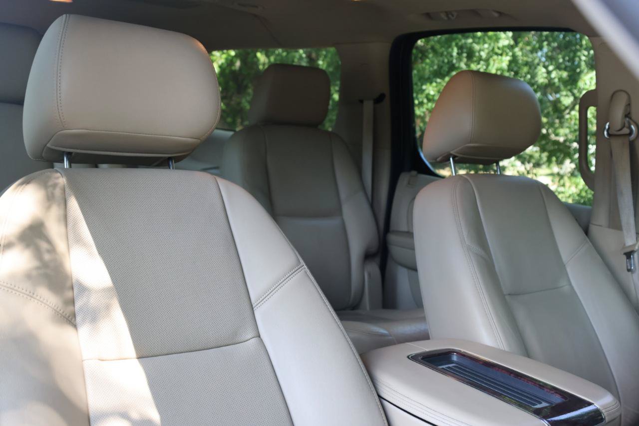 Used 2012 Cadillac Escalade ESV Premium AWD/4WD image 25