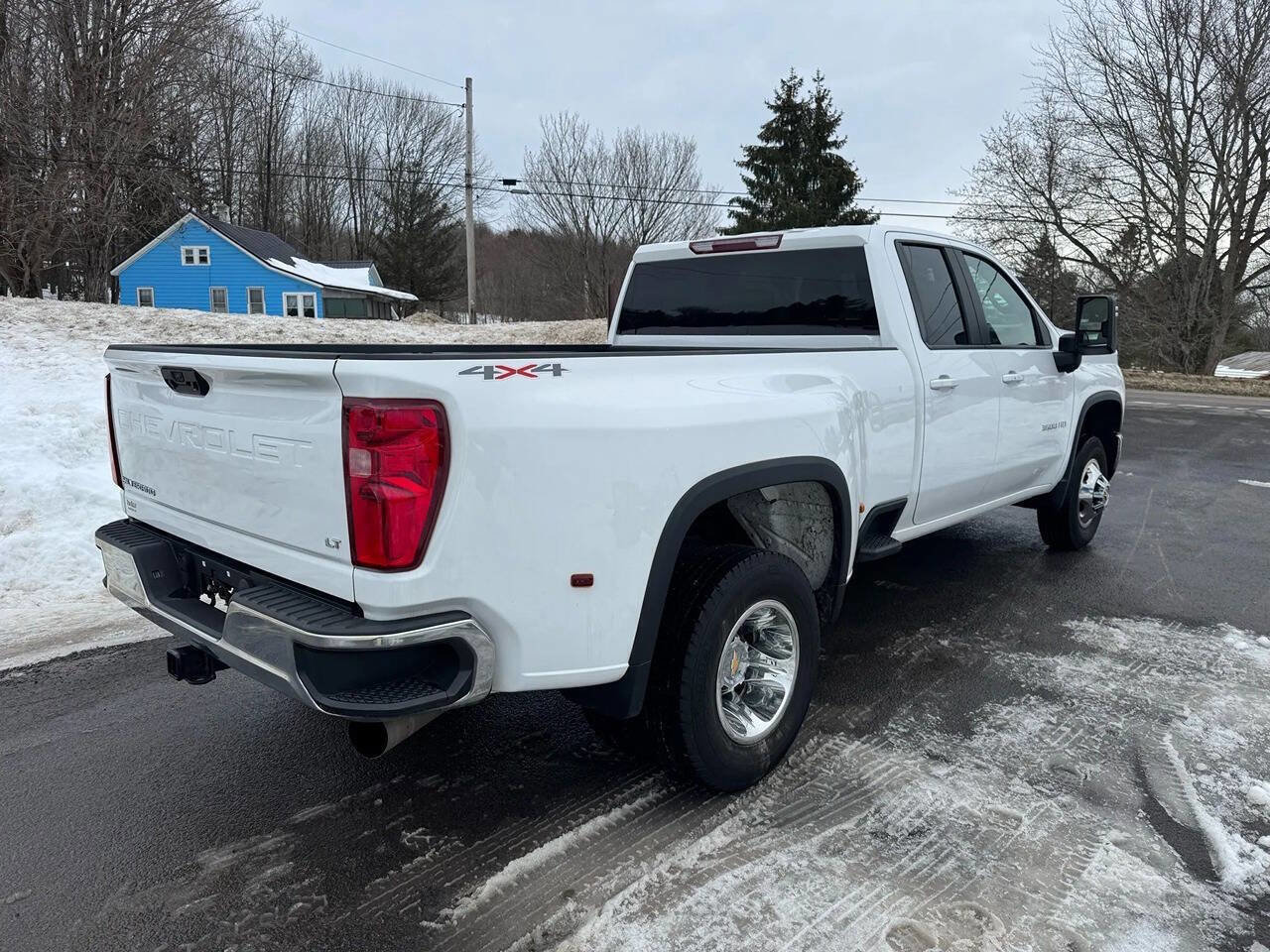 Used 2024 Chevrolet Silverado 3500 LT w/ Convenience Package image 3