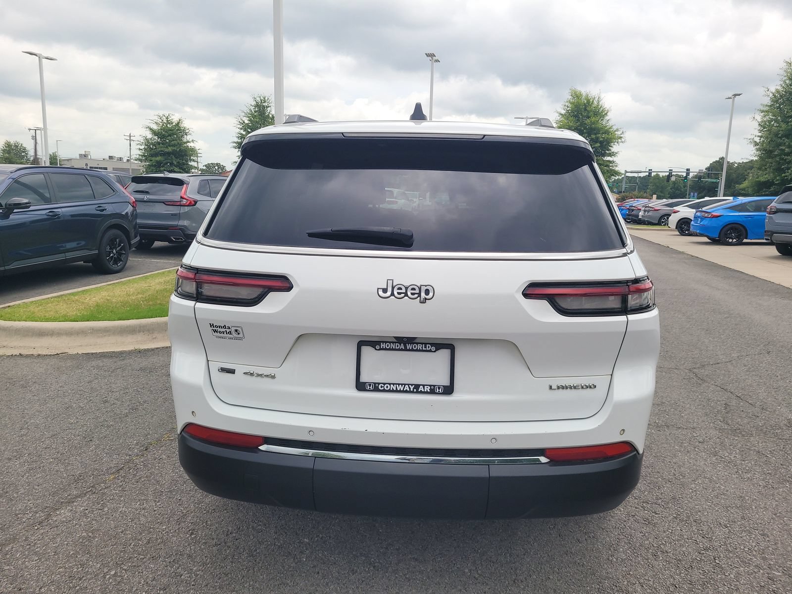 Used 2022 Jeep Grand Cherokee L Laredo w/ Luxury Tech Group I AWD/4WD image 4
