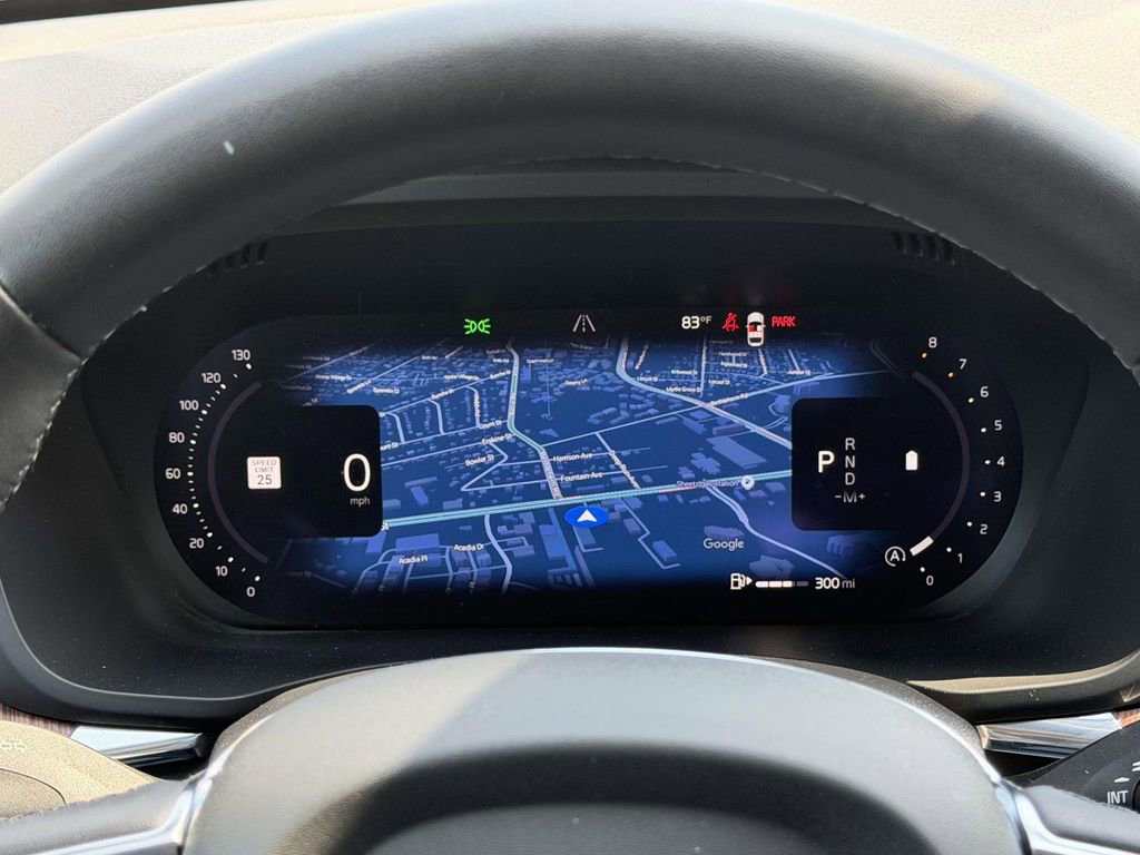 Used 2024 Volvo XC60 B5 Plus w/ Climate Package image 11