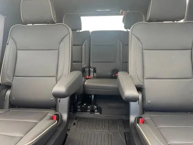 New 2026 GMC Yukon Elevation w/ Elevation Premium Package AWD/4WD image 19