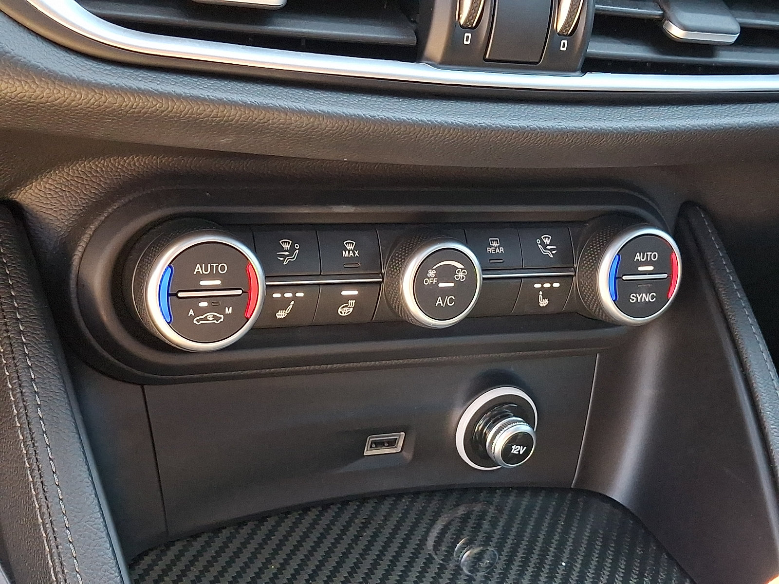 Used 2023 Alfa Romeo Stelvio Estrema AWD/4WD image 16