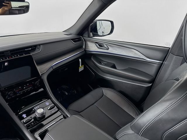 New 2025 Jeep Grand Cherokee Overland image 24