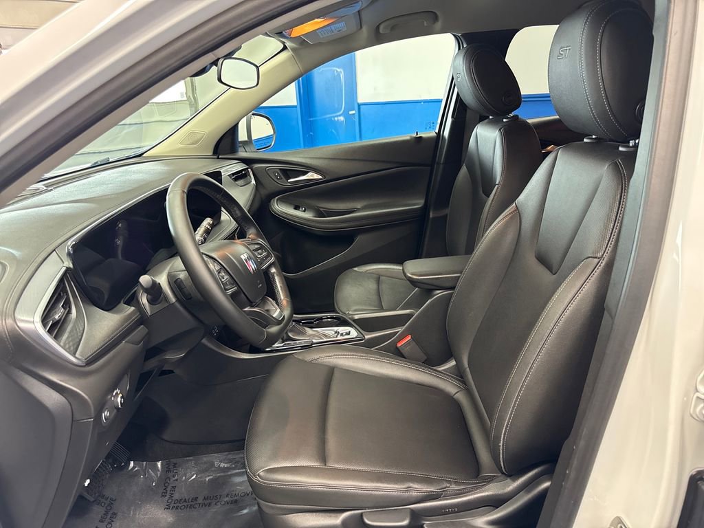 Used 2024 Buick Encore GX Sport Touring AWD/4WD image 10