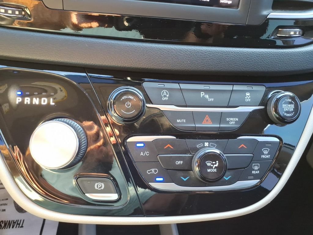 Used 2020 Chrysler Voyager LX w/ Cold Weather Group FWD image 29