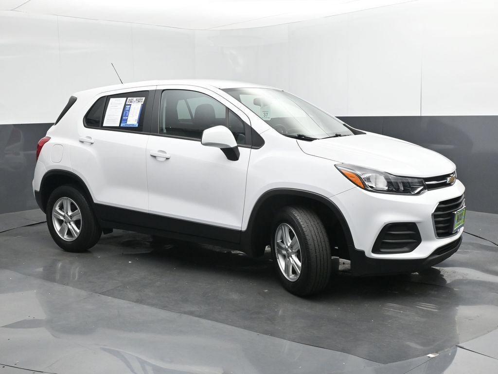 Used 2020 Chevrolet Trax LS w/ Tint and Cruise Package AWD/4WD image 29