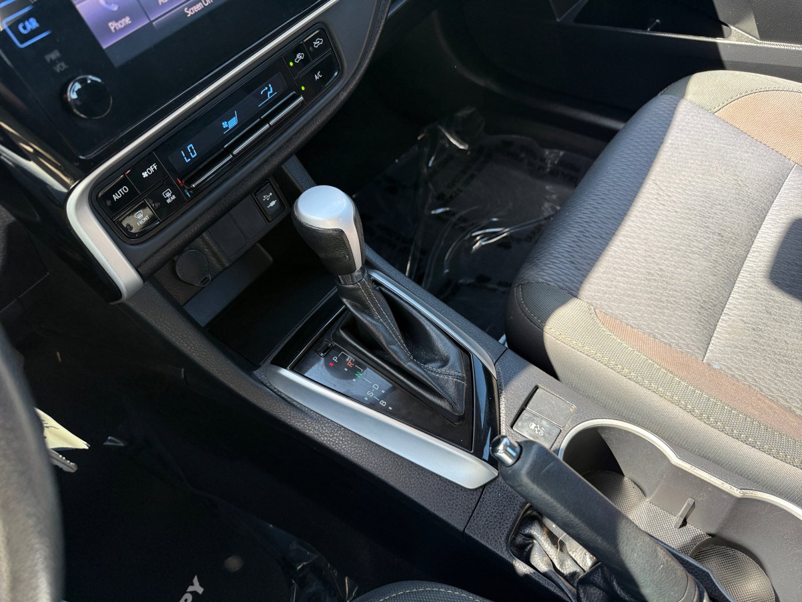 Used 2019 Toyota Corolla LE image 13