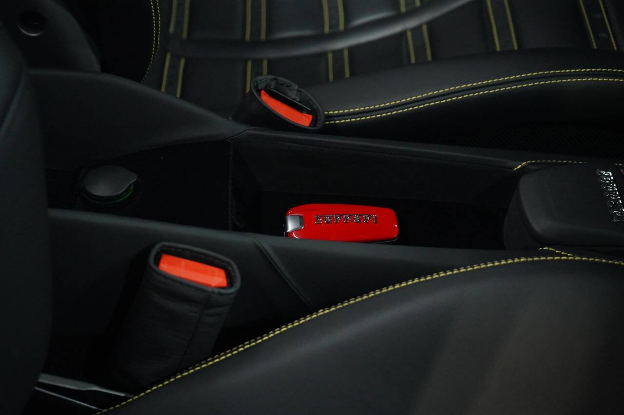 Used 2017 Ferrari 488 GTB image 92